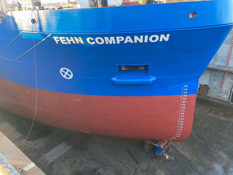 Schiff mit der Aufschrift Fehn Companion